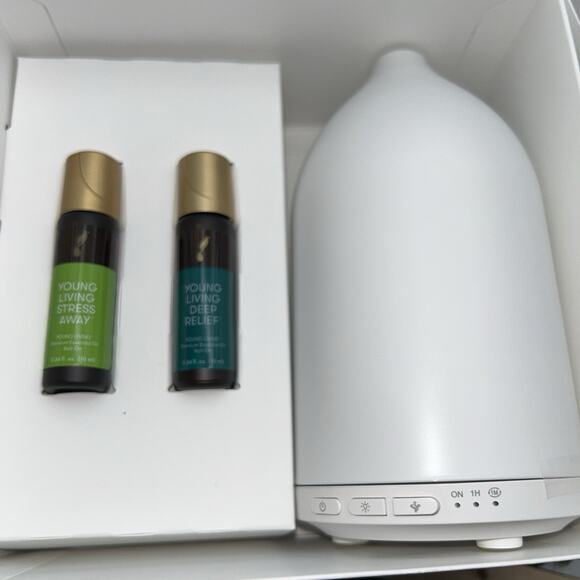 Young Living Make a Shift Essential Solutions Kit + Book Diffuser 6 Oils NEW - Picture 4 of 9